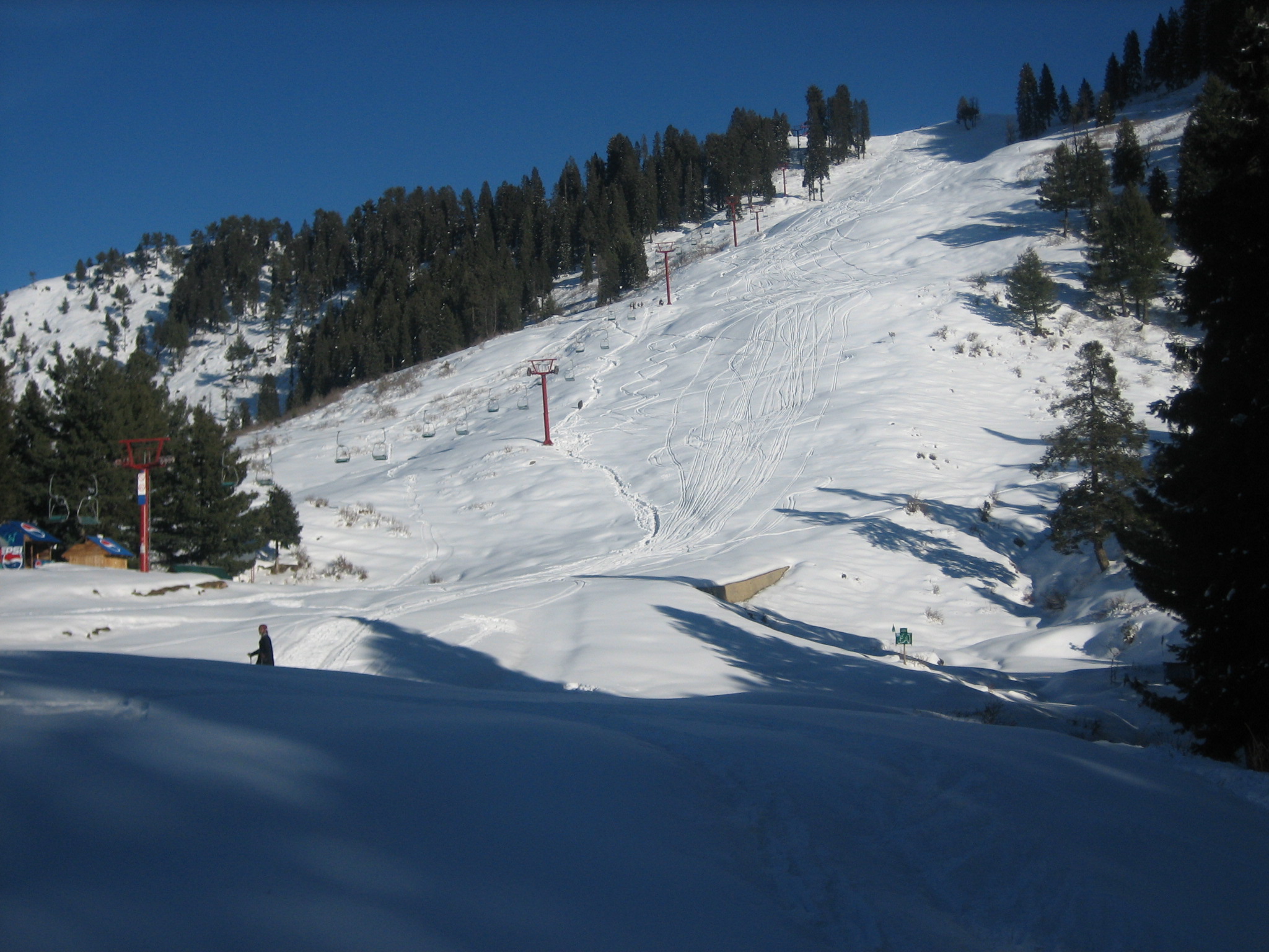 Malam Jabba skiing track by Emran Ashraf